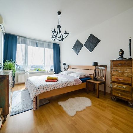 Comfy Condo On The 20Th Floor & Free Parking Bratysława Zewnętrze zdjęcie
